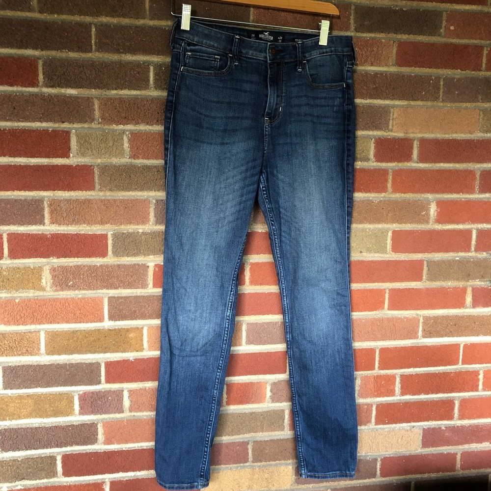🎉HP🎉 Hollister Women’s Jeans